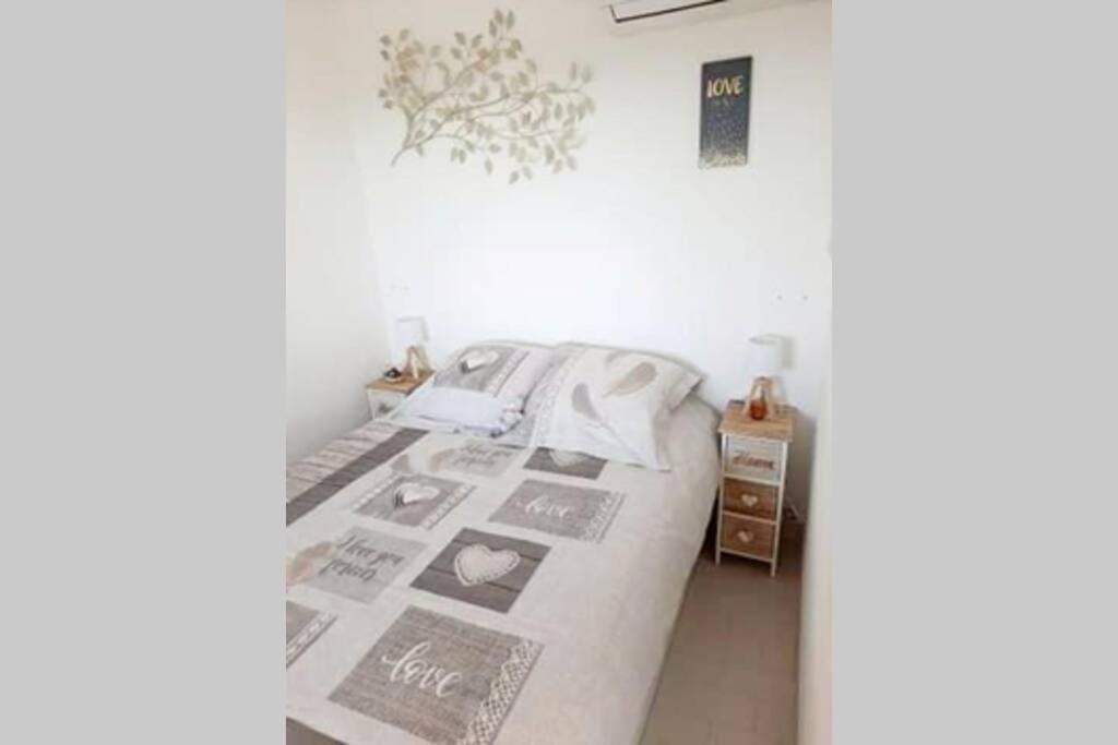 T2 Avec Magnifique Vue Mer, Piscine, Clim, Parking Appartamento Antibes Esterno foto